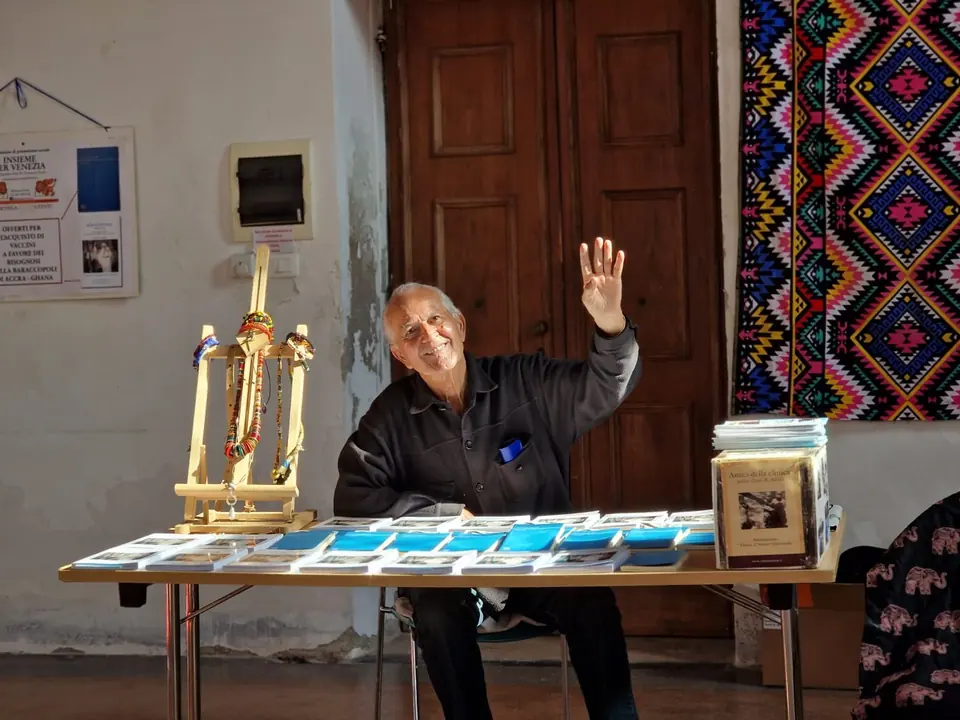 Mercatino di Gocce d’amore Universale per City of Good, foto 5 di 6